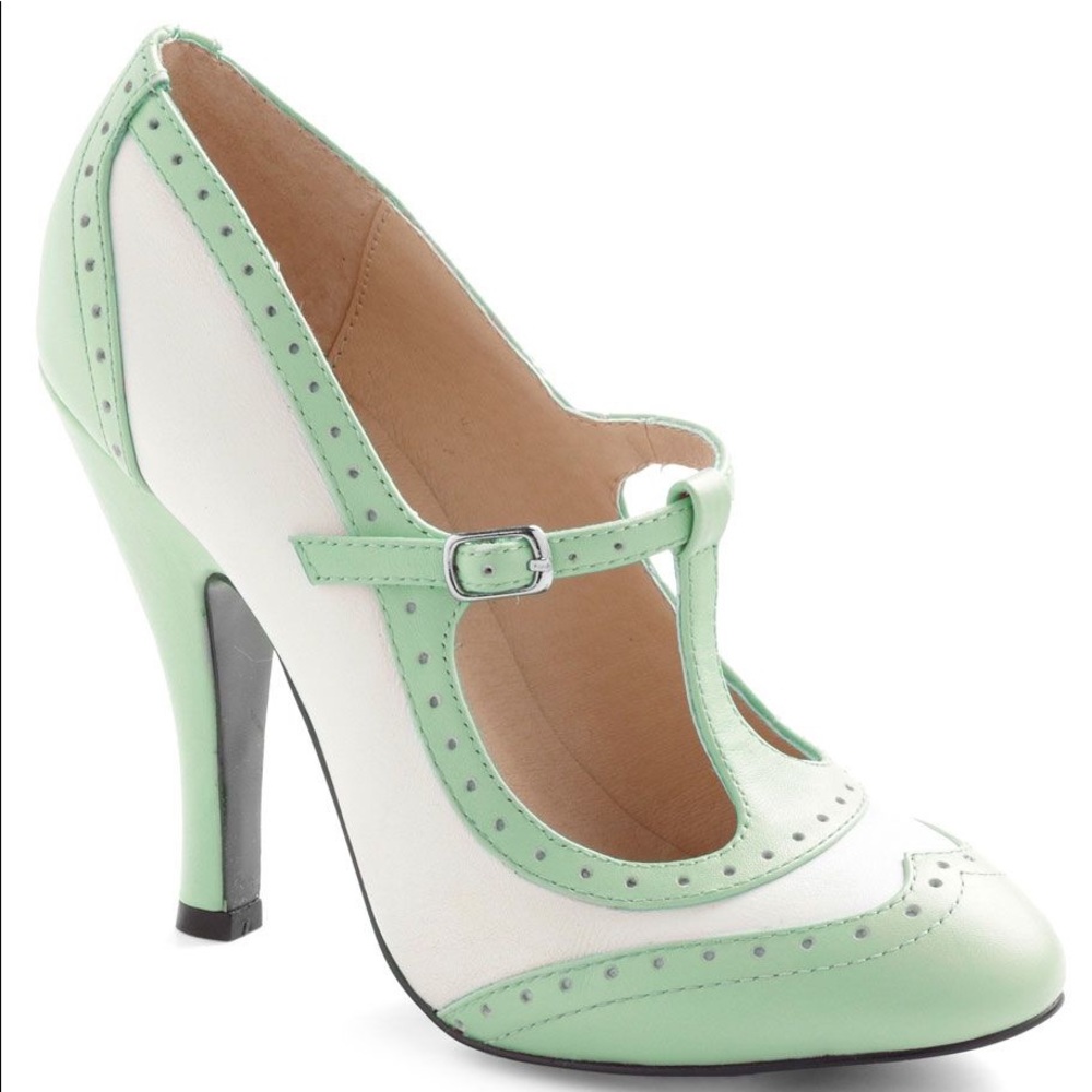 Modcloth Specialty Sweet Heels in Mint
